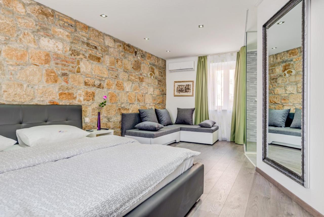 Luxury Rooms Ana In The Heart Of Split Exterior photo